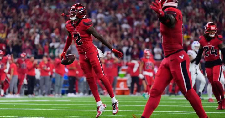 Texans get 8 sacks and Calen Bullock forces 3 turnovers in Houston's 23