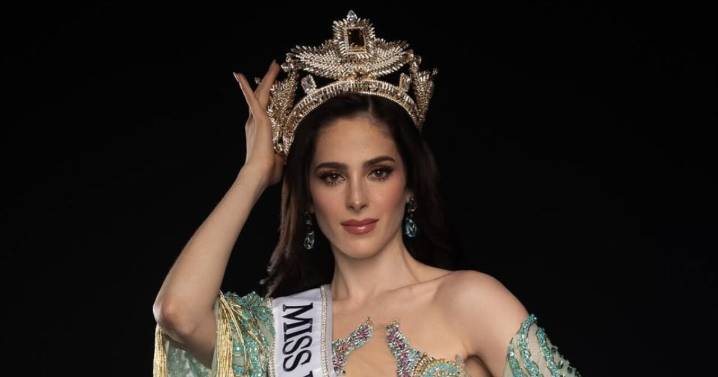 Fátima Bosch mantiene la calma y destaca en preliminares de Miss Universe 2025