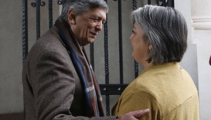 Lautaro Carmona reitera que el Partido Comunista aceptará decisión de Jara de suspender militancia