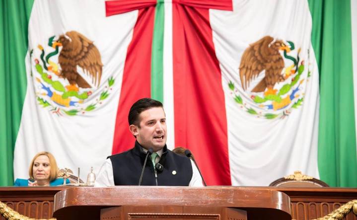 Pedro Haces Lago propone digitalizar archivos históricos de CDMX