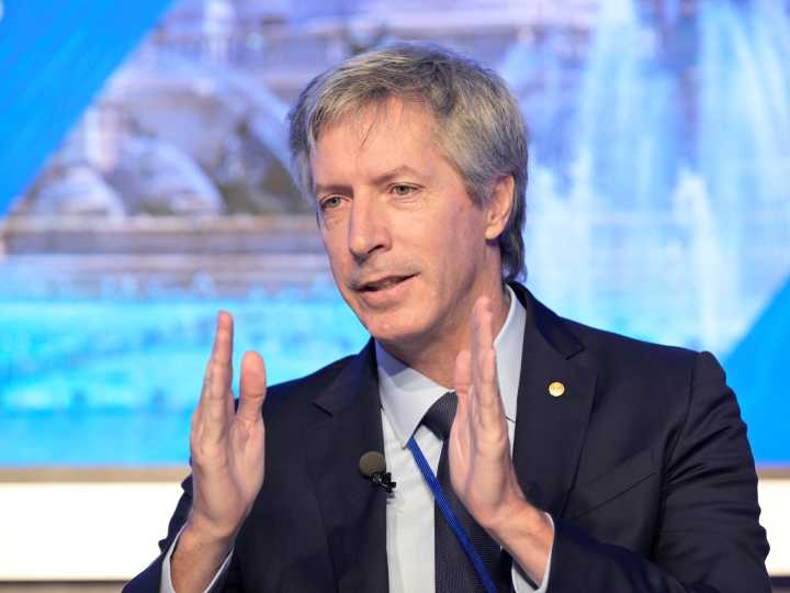 Bausili dijo que la acumulación de reservas no será con "un dólar artificialmente alto"