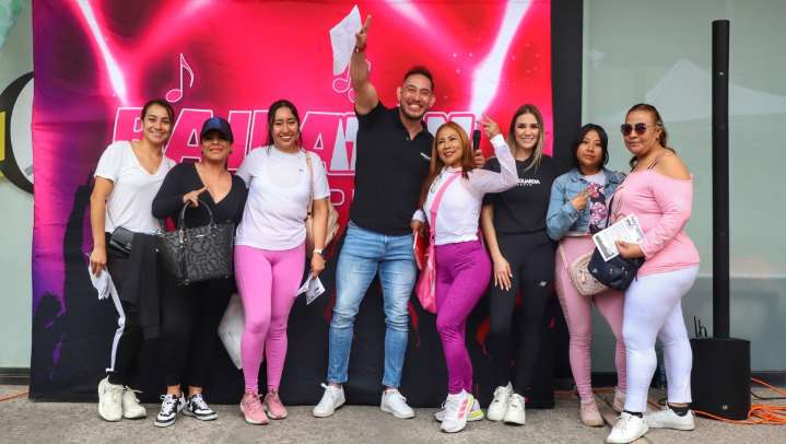 Entregan kits en las instalaciones de Multimedios Puebla para el Bailatón 2025