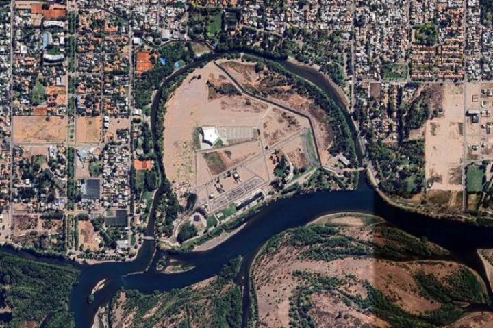 Encontraron el cuerpo de un hombre en un desagüe y otro en la Isla 132