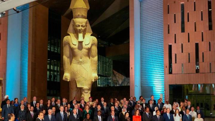 El Cairo acoge un espectáculo faraónico para la inauguración del Gran Museo Egipcio