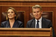 Feijóo acusa a Sánchez de ser “peligroso para la democracia” y el presidente defiende al fiscal general condenado