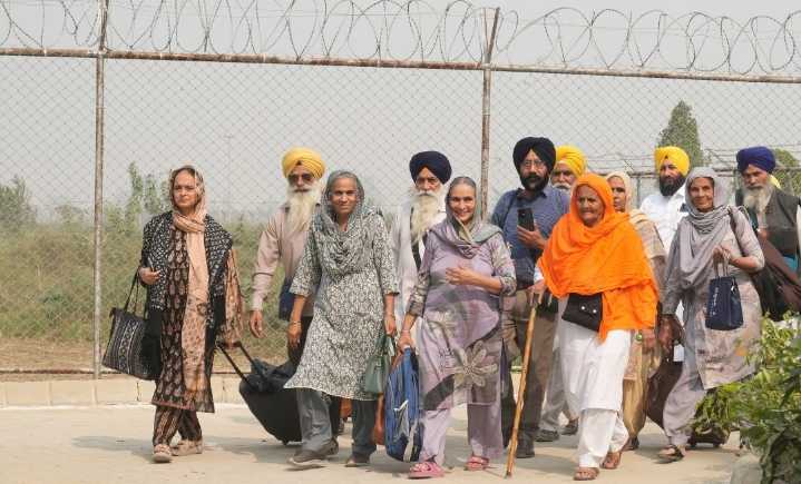 Indian Sikhs Arrive In Pak To Attend Events Related To Guru Nanak Dev’s Birth Anniversary