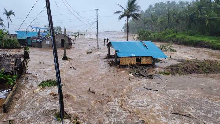 Supertifón Fung-wong llega a Filipinas: 1,2 millones de evacuados