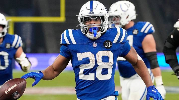 Colts' Jonathan Taylor sets franchise record in offensive onslaught vs Falcons