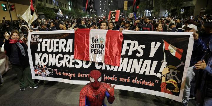 Mayoría de peruanos respalda protestas ciudadanas como la del 15 de octubre, según encuesta nacional