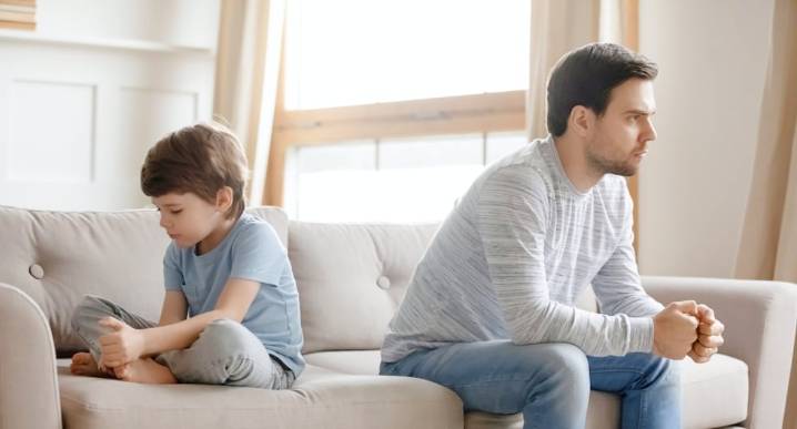 La ley del hielo a tus hijos: cómo ese silencio puede herirlos más de lo que imaginas