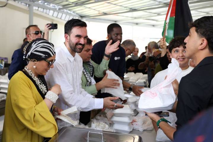 Mamdani seeking Nehru in a divided world