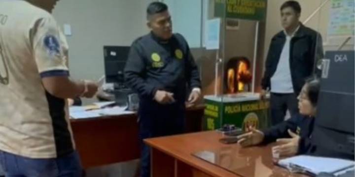 Fiscal rompe acta policial en El Agustino: ¿Qué delitos cometió y cuántos años de cárcel podría recibir?