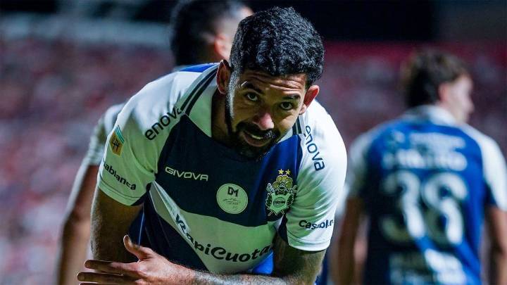 Gimnasia se hizo fuerte en Santa Fe, eliminó a Unión y está en cuartos