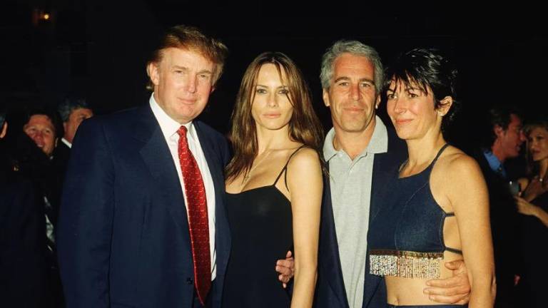 Trump firma ley para publicar nuevos archivos del caso Epstein