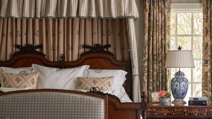 This Old-School Bed Is Having a Major Revival