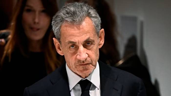 Expresidente Nicolas Sarkozy salió de prisión bajo libertad condicional
