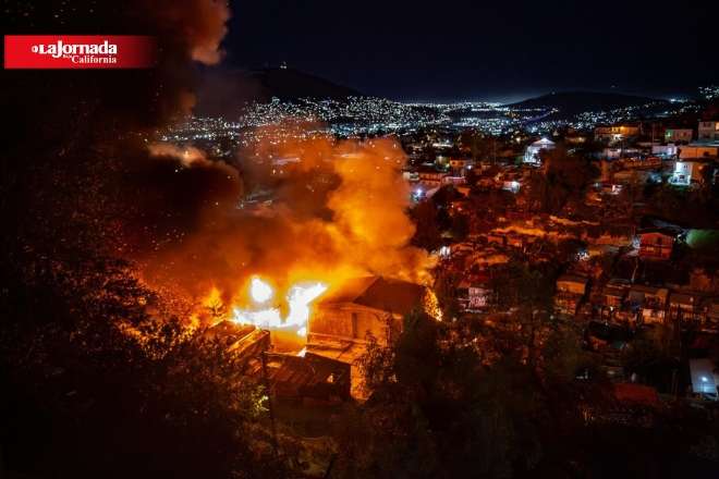 Incendio arrasa con ocho casas en la colonia Reforma de Tijuana