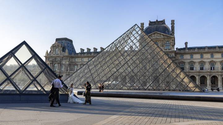Louvre boosts security with 100 cameras and other measures after heist