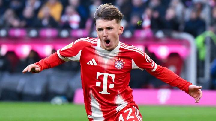 Bayern Munich, teen star Karl set more records in big win