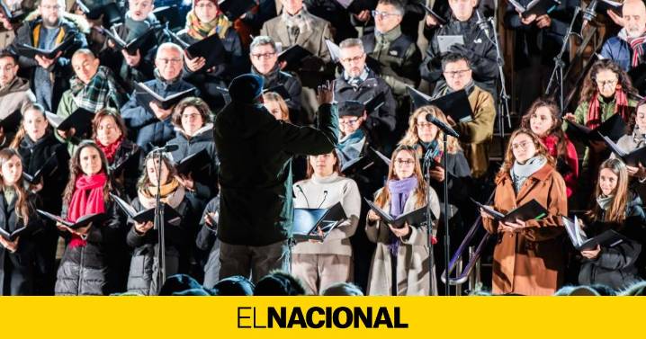 Barcelona homenajea a las corales y recupera las fuentes ornamentales para celebrar la Navidad 2025