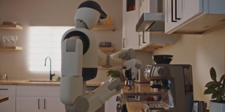 Crean un robot que dobla ropa, limpia y hasta prepara café: se llama Memo y ya es el nuevo miembro de la familia