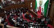 Grecia Quiroz rinde protesta como alcaldesa sustituta de Uruapan