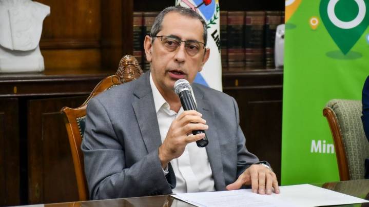 Ajuste en Corrientes: Rivas Piasentini descarta un aumento salarial, pero evalúa un bono de fin de año