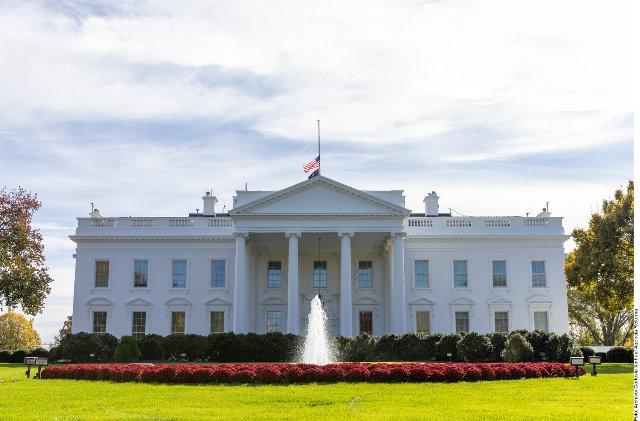 Va la Casa Blanca por ‘mentirosos’ en prensa