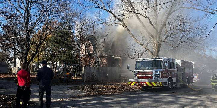 Cape Girardeau firefighters respond to house fire in 200 block of S. Hanover St.