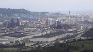 Regulaciones de empleo en casi todas las instalaciones de ArcelorMittal en Asturias y recorte en la contratación de eventuales: estos son los motivos