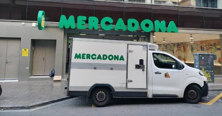 Mercadona busca personal que tenga carné de conducir para empleos fijos con 2.280 euros de sueldo