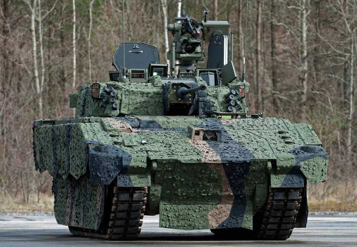 Chundertank: Britain's new armored fighting vehicle makes soldiers puke
