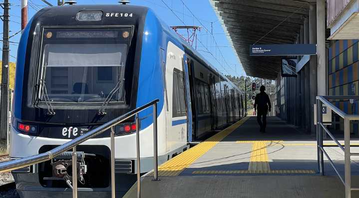 Trenes podrán alcanzar los 100 km/h: Inauguran nuevo puente ferroviario sobre el río Biobío