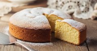Cómo hacer un bizcochuelo esponjoso en 5 minutos, sin TACC y sin batidora 