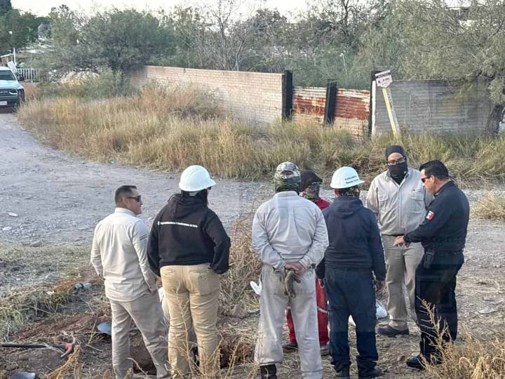 Aseguran toma clandestina en ducto de Pemex en la colonia Girasoles