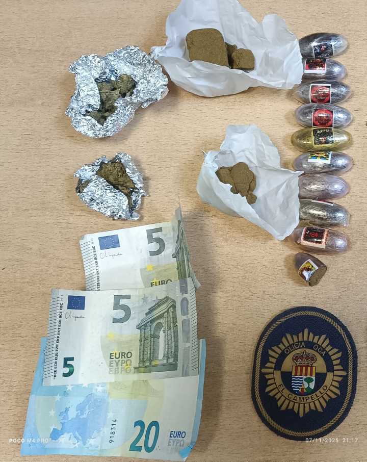 Detenido tras lanzar por la ventanilla del coche una bolsa con droga cuando se aproximaba a un control policial