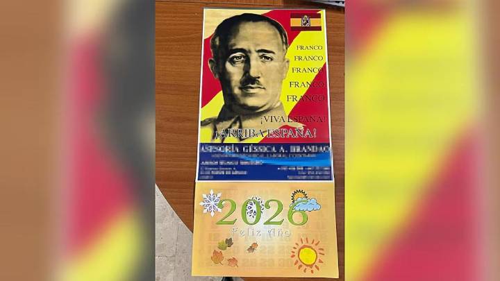 Un alcalde de Vox en Jaén lanza en su negocio un calendario franquista