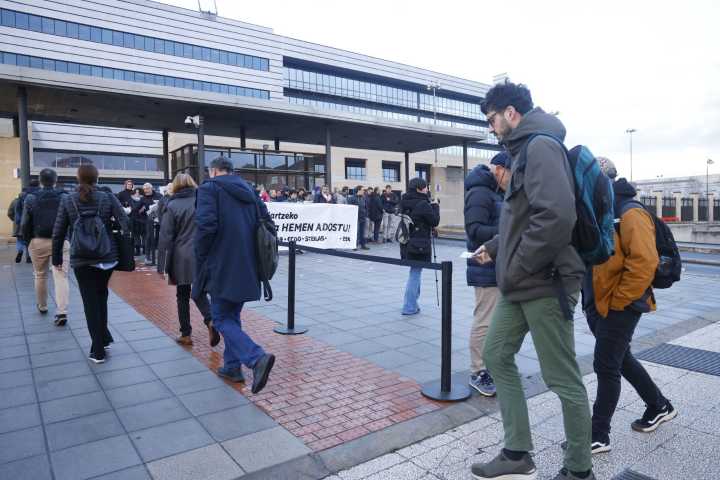 ELA advierte que los empleados públicos vascos pierden 7,1 puntos de poder adquisitivo con la subida pactada en Madrid