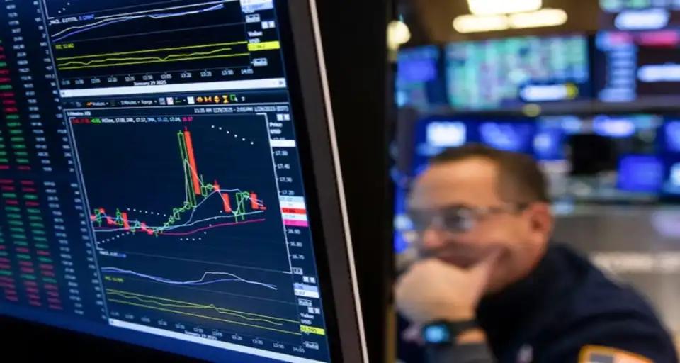 Continúa el desplome del riesgo país en Argentina, Ecuador y Bolivia