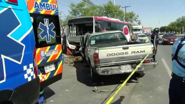 Muere Hombre tras Impactarse contra Camión Ruta 217 en San Nicolás, Nuevo León