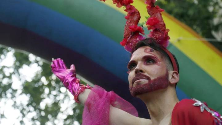 Finalizó la 34° Marcha del Orgullo: despliegue LGBT, estridencia de colores y reclamos al Gobierno