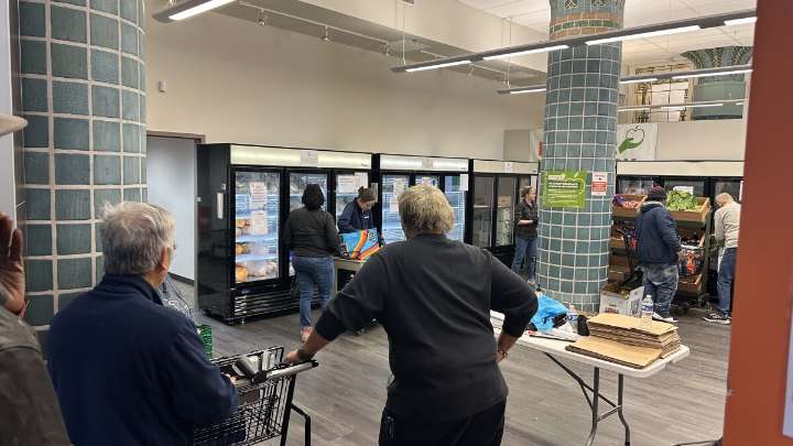 SNAP disruption keeps Northeast Ohio food pantries busy