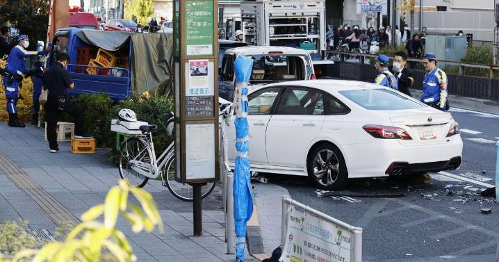 One dead after Tokyo car hits crowd before driver fled scene