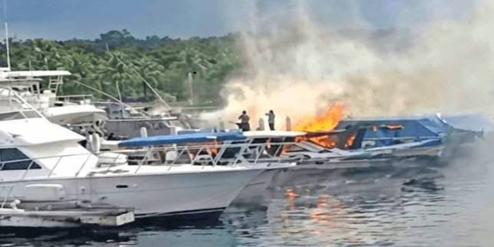 Explota embarcación de la Marina en Cozumel: hay cinco elementos heridos