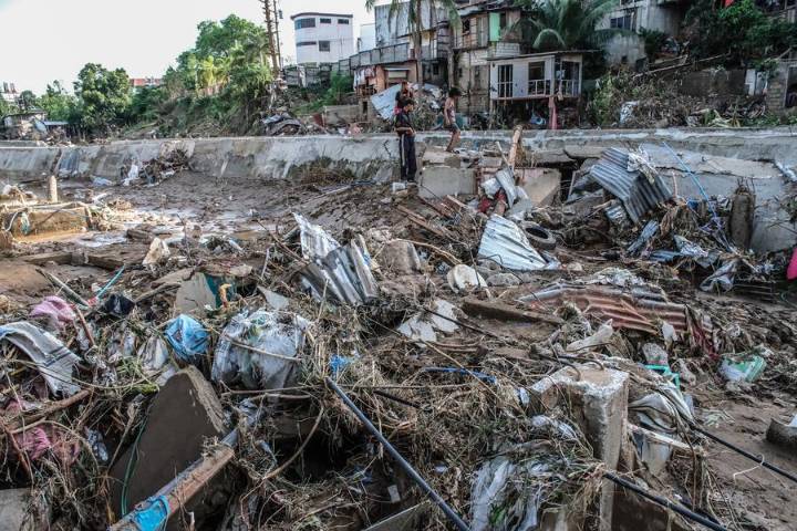 Filipinas declara estado de emergencia tras el paso del tifón Kalmaegi, que deja más de 100 muertos y miles de damnificados