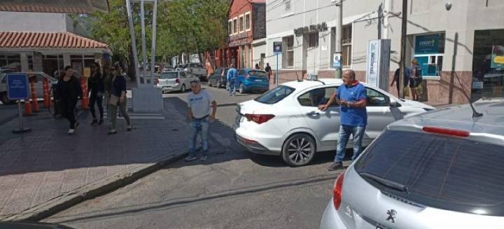 RADIO TAXIS DICEN QUE EL MUNICIPIO PROMETIÓ PROHIBIR ‘UBER MOTO’