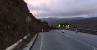 Varios deslizamientos obligan a cortar al tráfico la carretera A