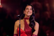 Himno del rock nacional. Dua Lipa sorprendió con un cover de Soda Stereo, que hizo vibrar el Monumental