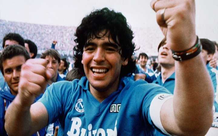 Maradona (1960-2020) sigue vivo en la memoria colectiva de Nápoles