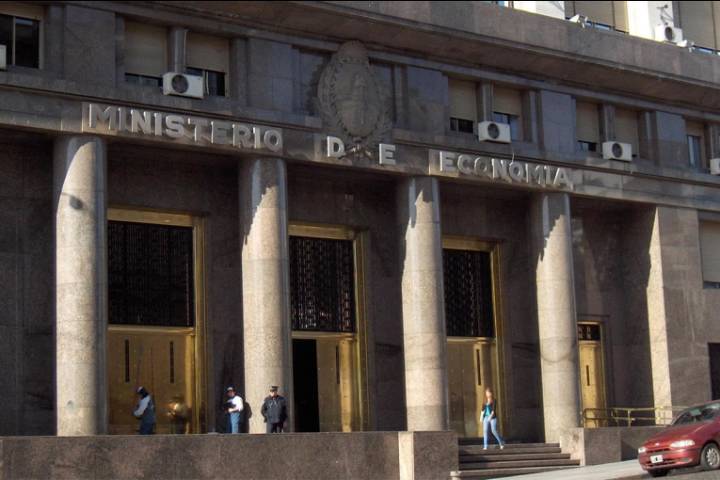 Las cuentas públicas cerraron octubre con un superávit primario de $517.672 millones